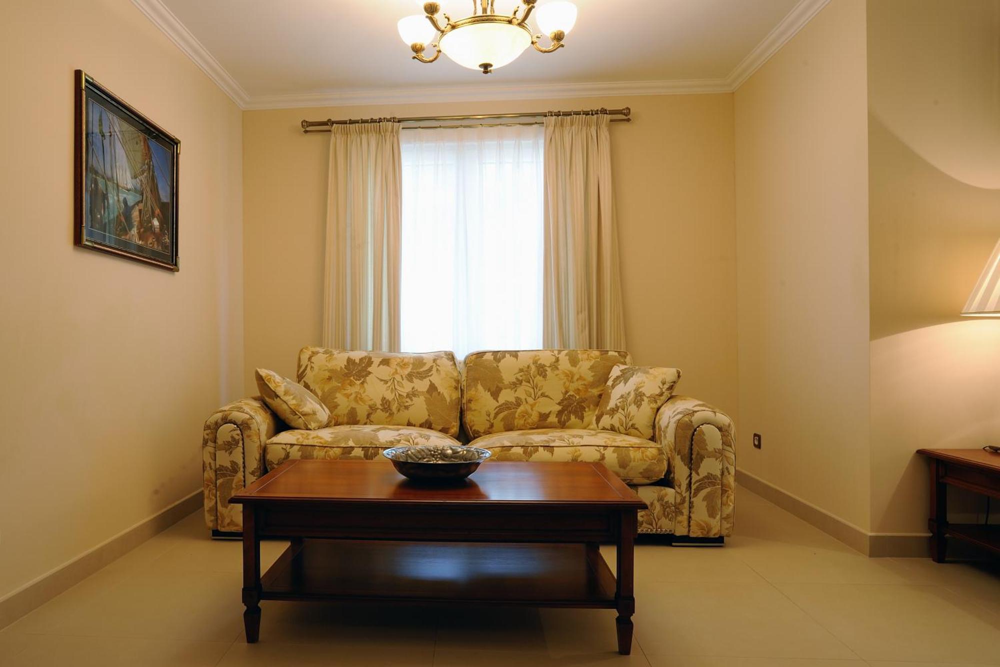 Hotel Solitudo Uble Ngoại thất bức ảnh