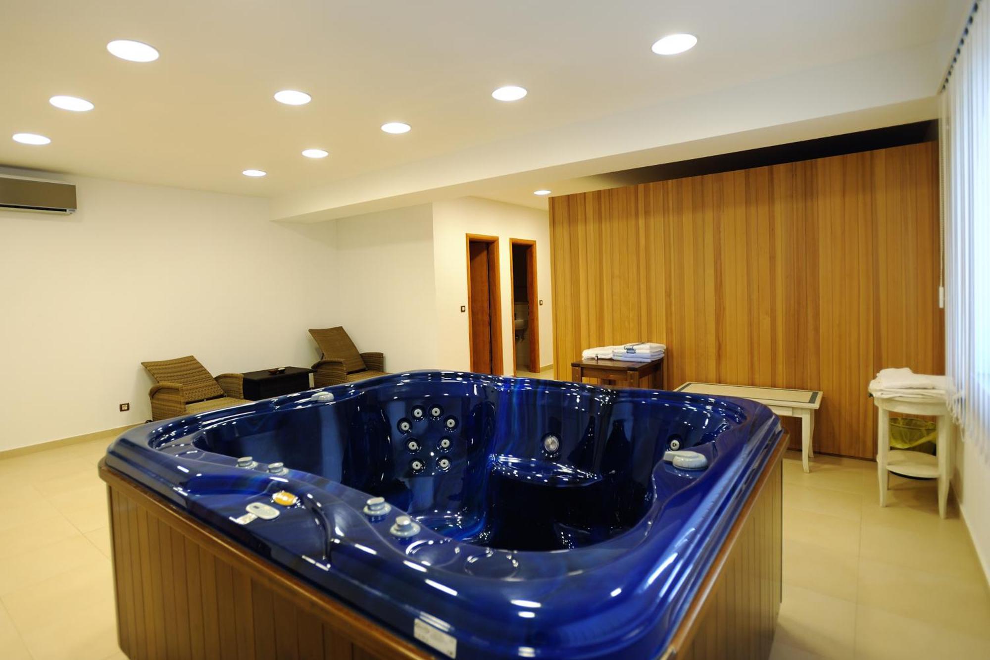Hotel Solitudo Uble Ngoại thất bức ảnh
