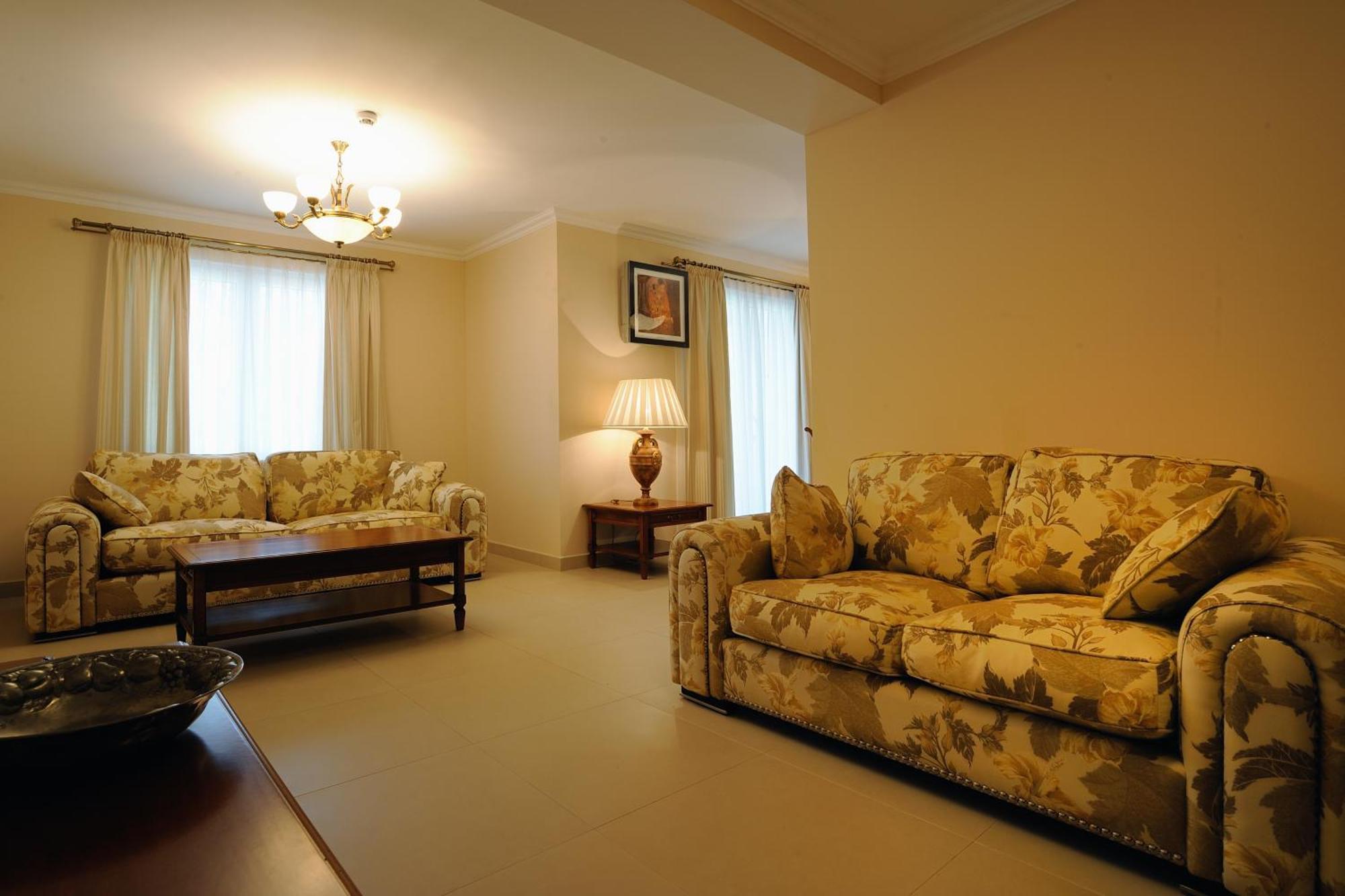 Hotel Solitudo Uble Ngoại thất bức ảnh