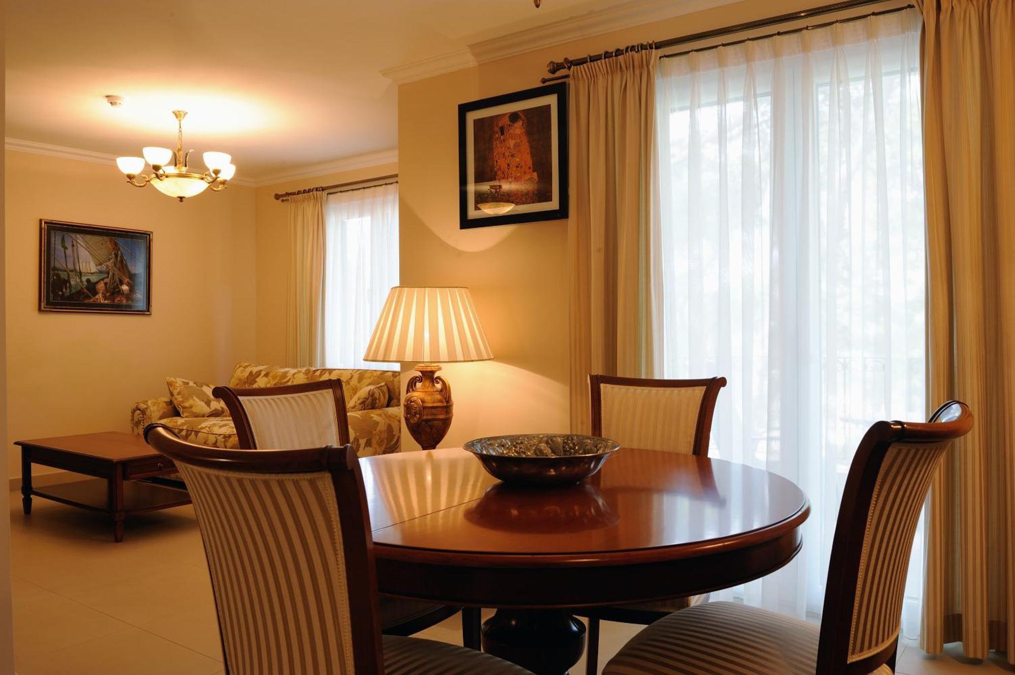Hotel Solitudo Uble Ngoại thất bức ảnh