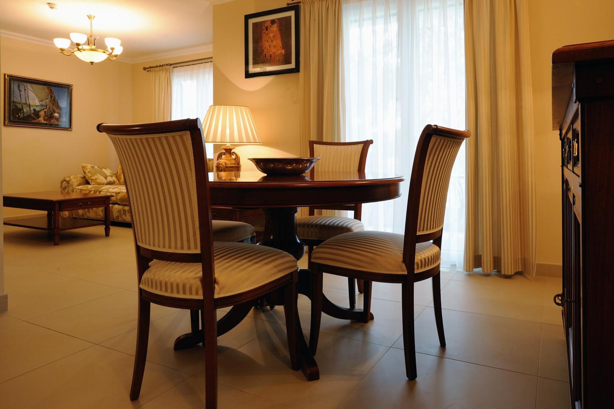 Hotel Solitudo Uble Ngoại thất bức ảnh