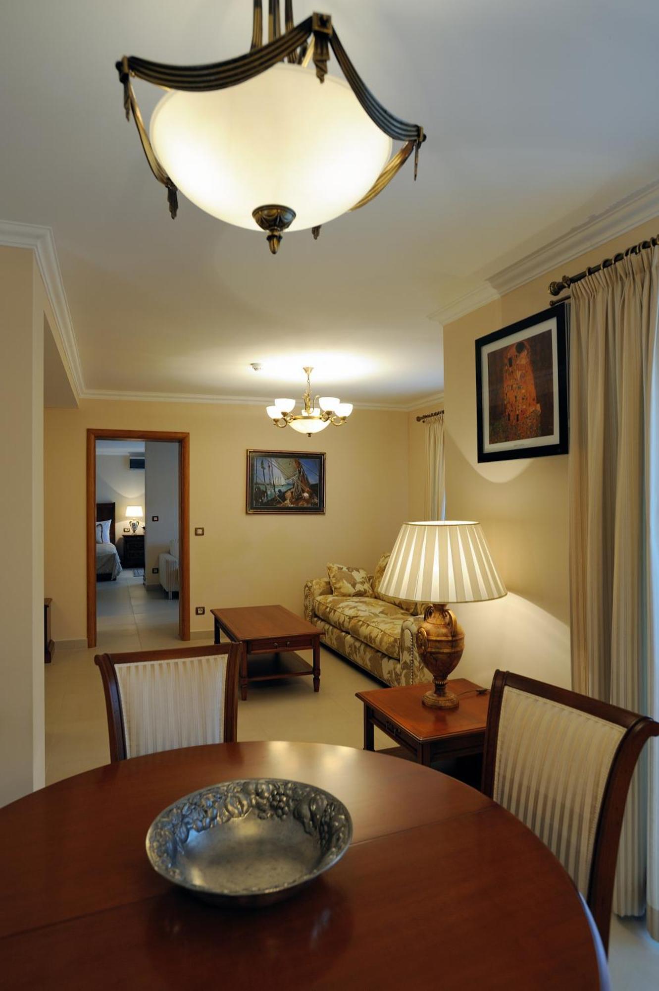 Hotel Solitudo Uble Ngoại thất bức ảnh