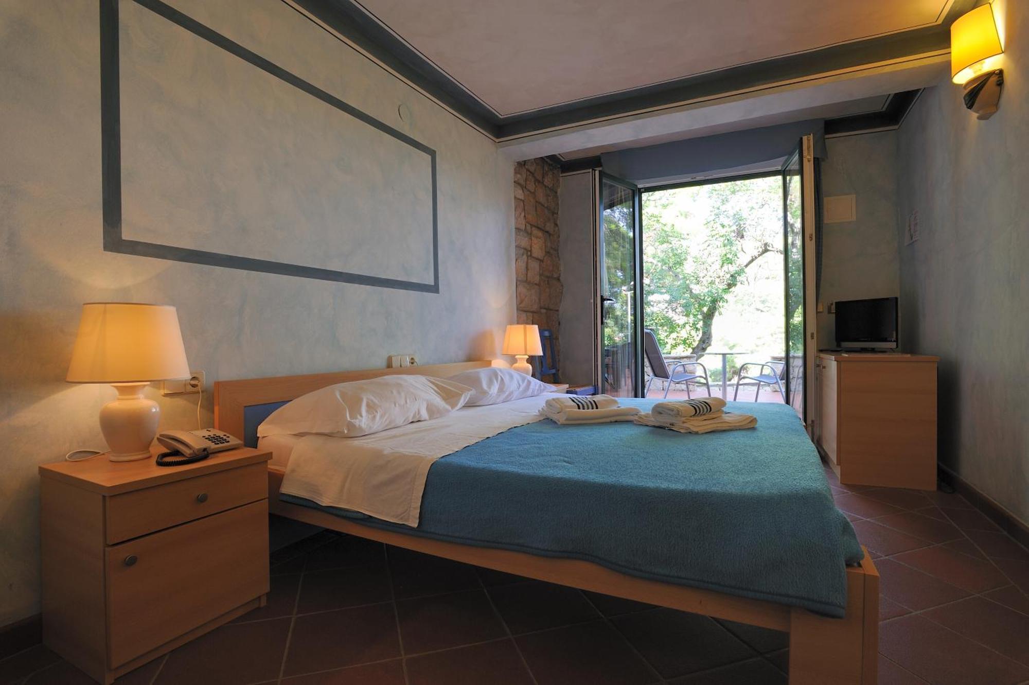 Hotel Solitudo Uble Ngoại thất bức ảnh