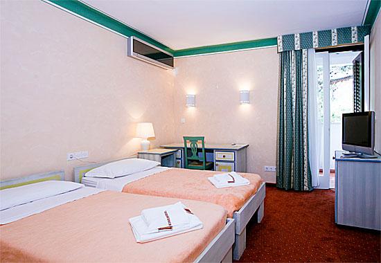 Hotel Solitudo Uble Ngoại thất bức ảnh